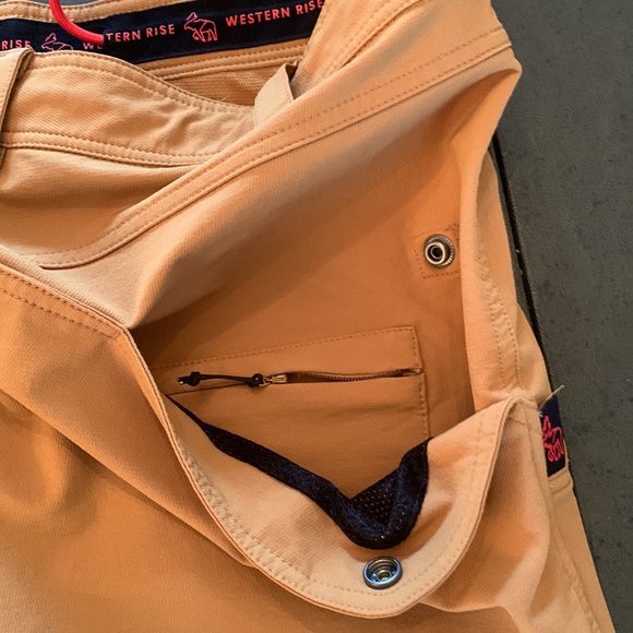 Western rise camp short. L X 7 “ inseam - Picture 4 of 6